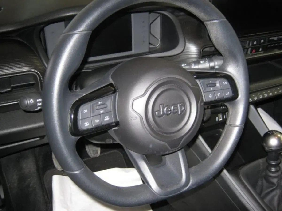 Jeep Avenger usata a Fermo (13)