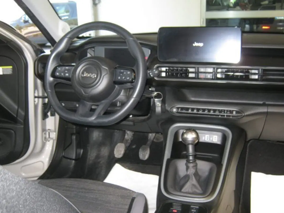 Jeep Avenger usata a Fermo (7)