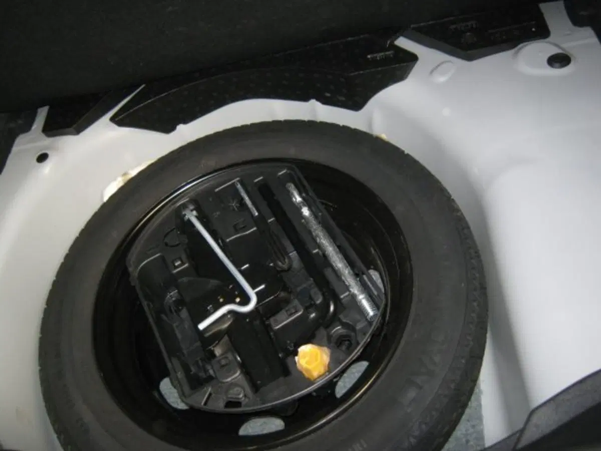 Jeep Avenger usata a Fermo (9)