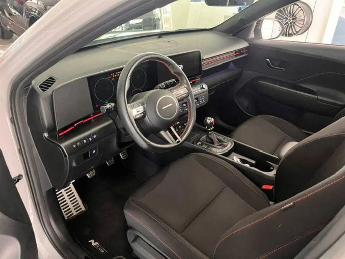 Hyundai Kona usata a Verbano Cusio Ossola (13)