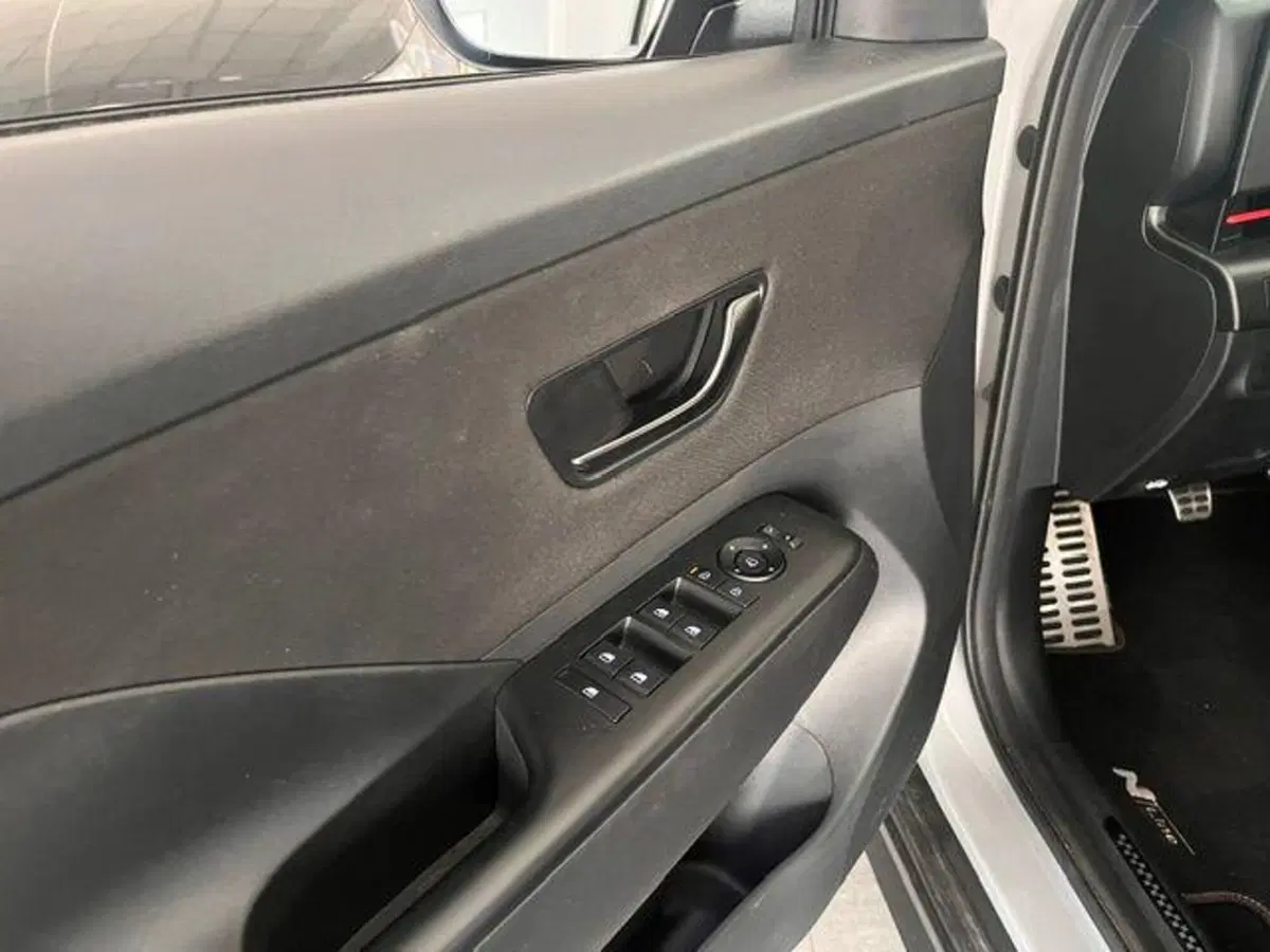 Hyundai Kona usata a Verbano Cusio Ossola (14)