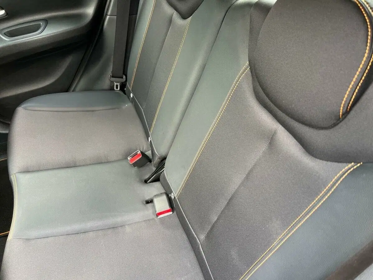 Toyota Aygo X usata a Sondrio (11)