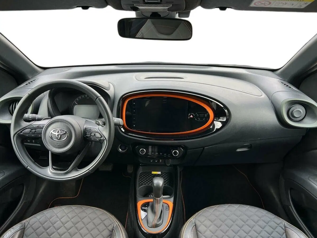 Toyota Aygo X usata a Sondrio (8)