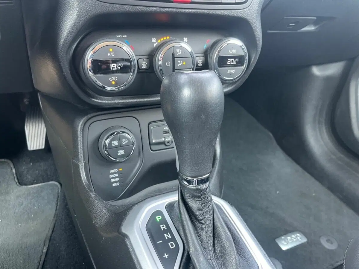 Jeep Renegade usata a Sondrio (14)