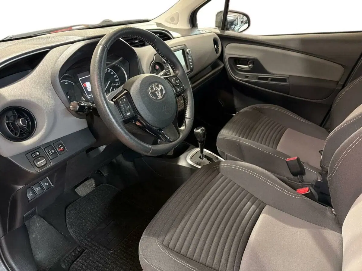 Toyota Yaris usata a Lecco (6)