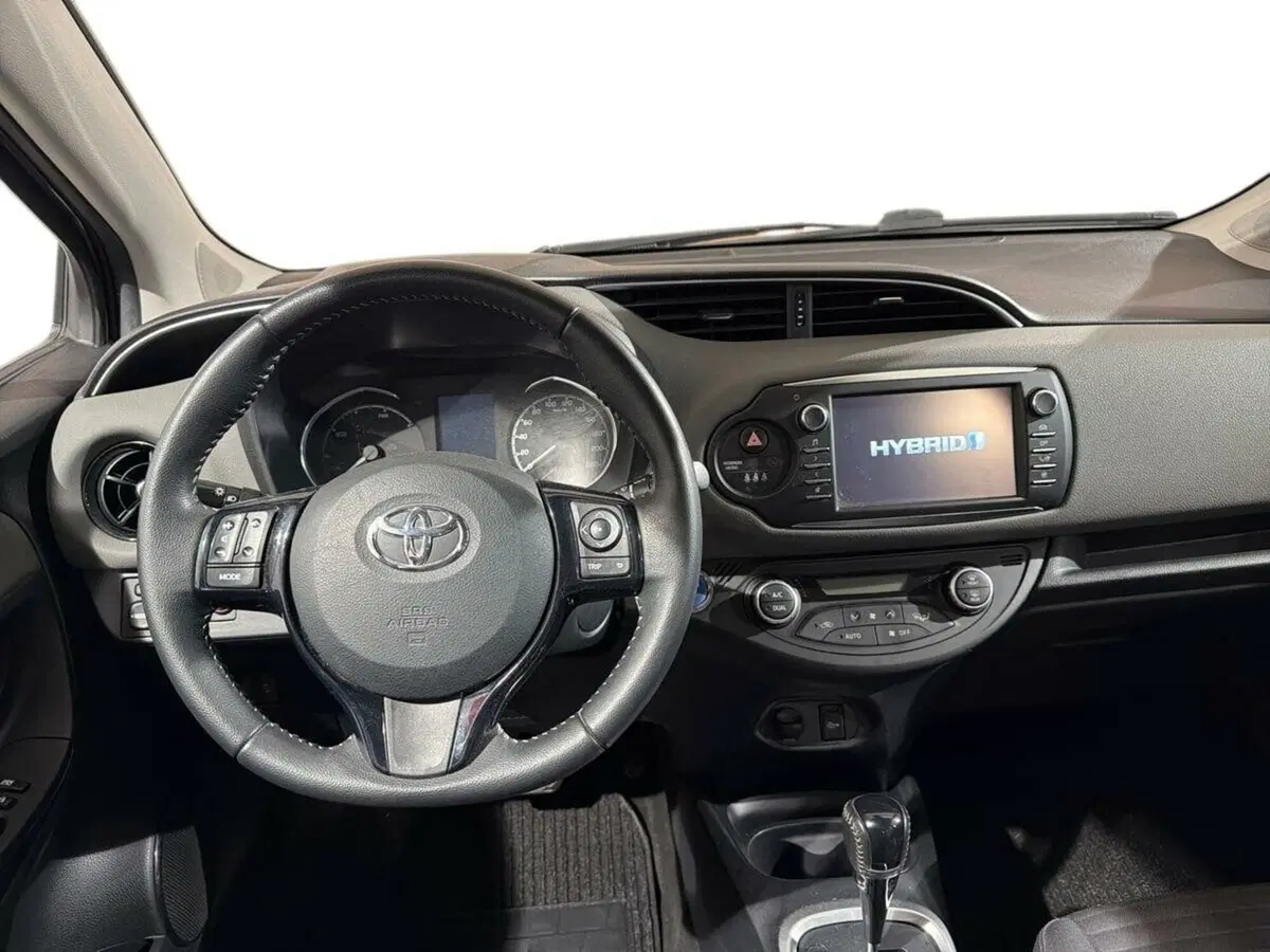 Toyota Yaris usata a Lecco (7)