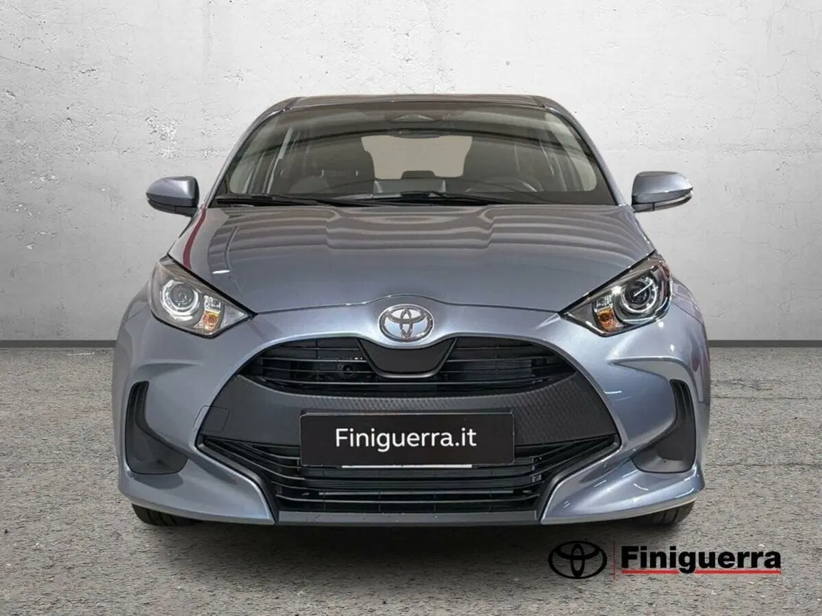 Toyota Yaris nuova a Lecco (2)