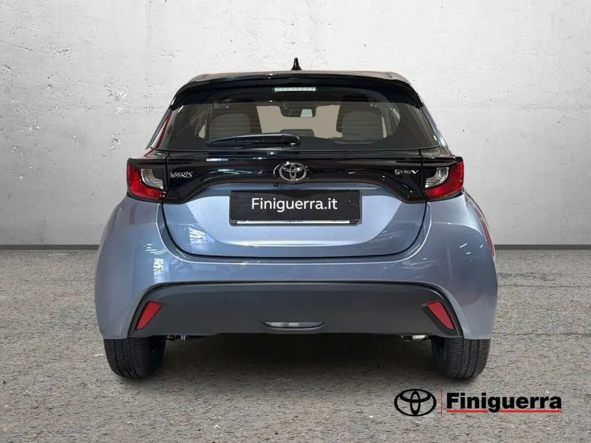 Toyota Yaris nuova a Lecco (3)