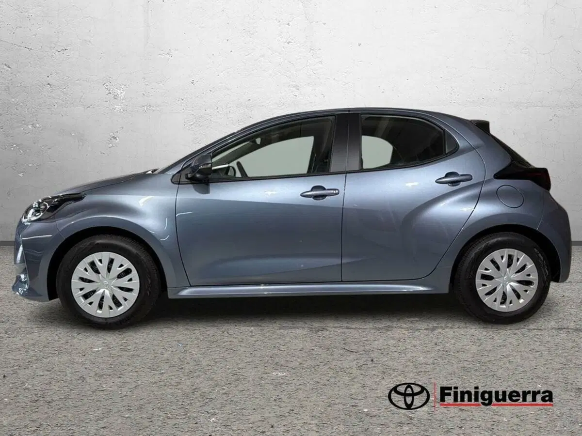 Toyota Yaris nuova a Lecco (6)