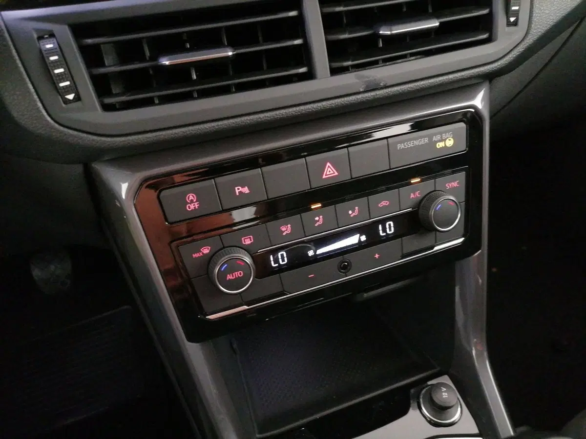 Volkswagen T-Cross usata a Roma (14)