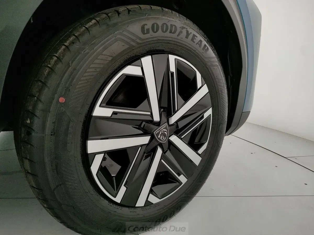 Peugeot 2008 nuova a Caserta (10)