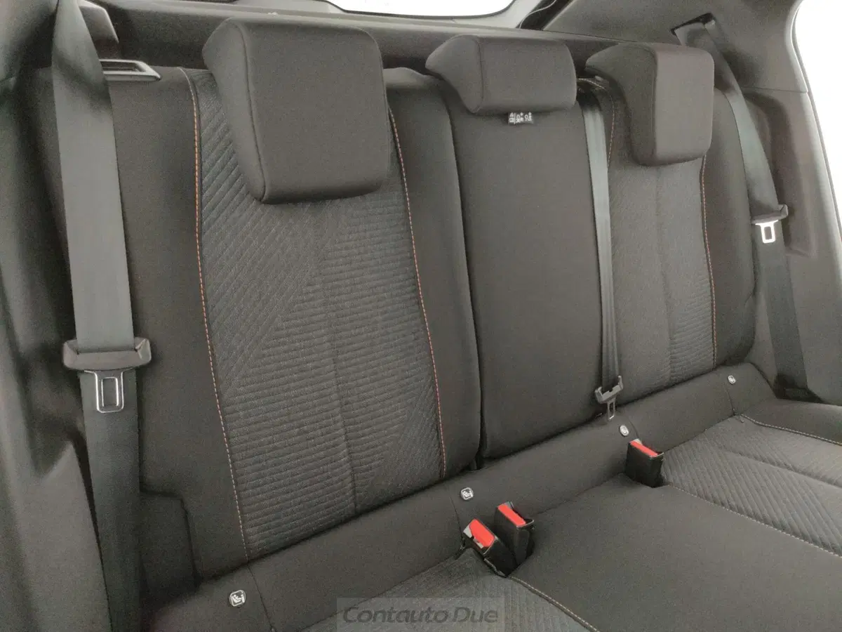 Peugeot 2008 nuova a Caserta (13)