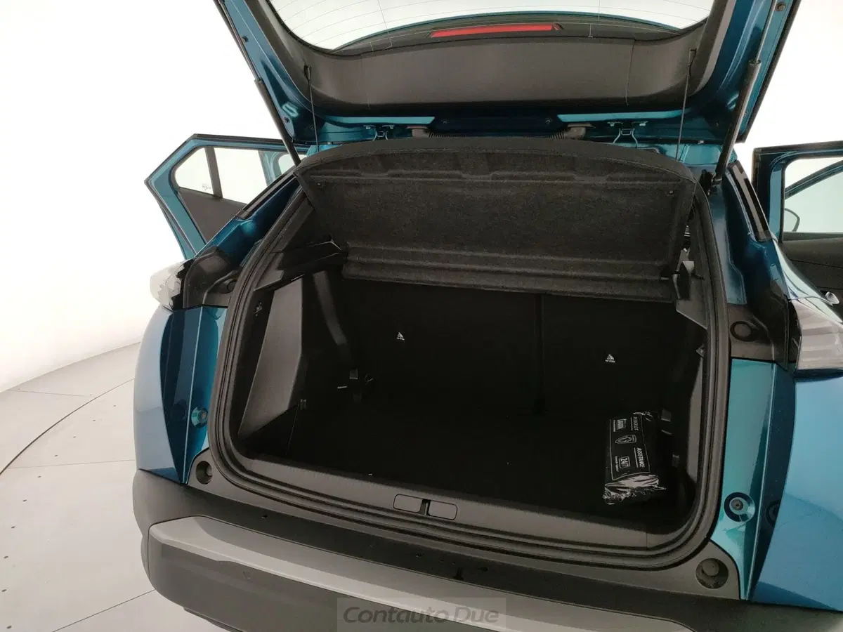 Peugeot 2008 nuova a Caserta (18)