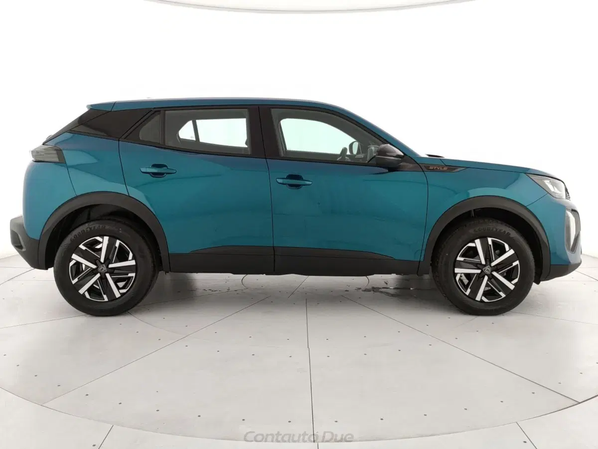 Peugeot 2008 nuova a Caserta (9)