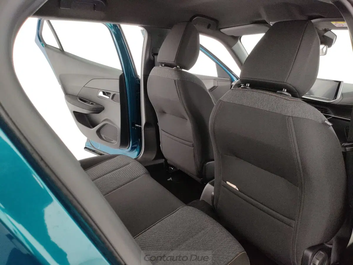 Peugeot 2008 nuova a Caserta (13)