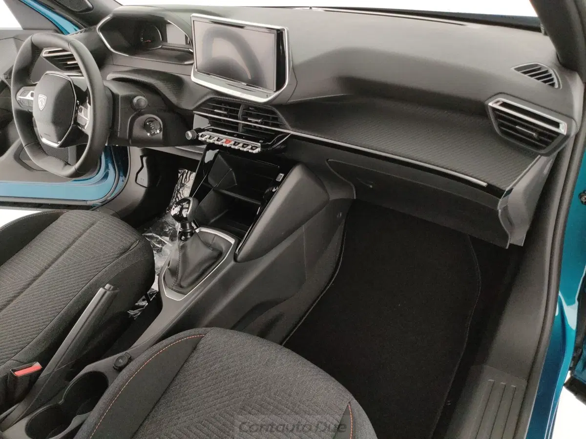 Peugeot 2008 nuova a Caserta (16)