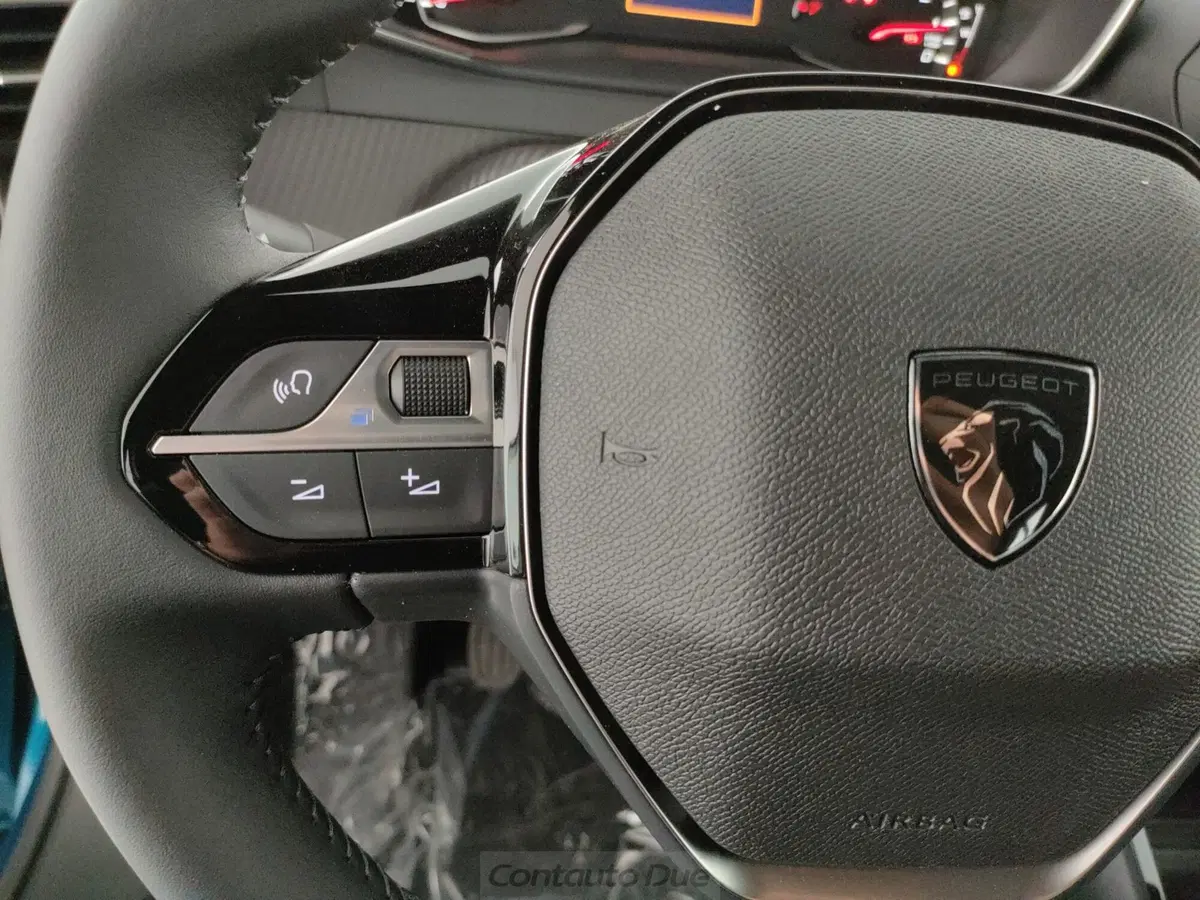 Peugeot 2008 nuova a Caserta (20)