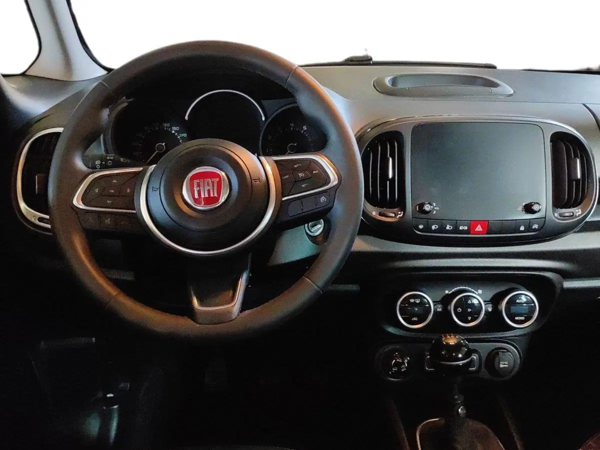 Fiat 500L usata a Milano (8)