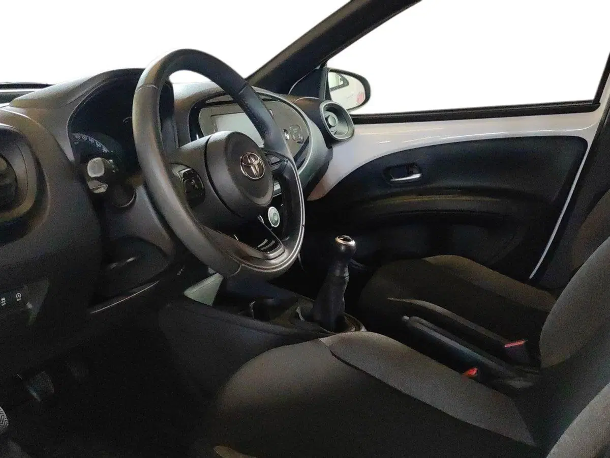 Toyota Aygo X usata a Milano (7)