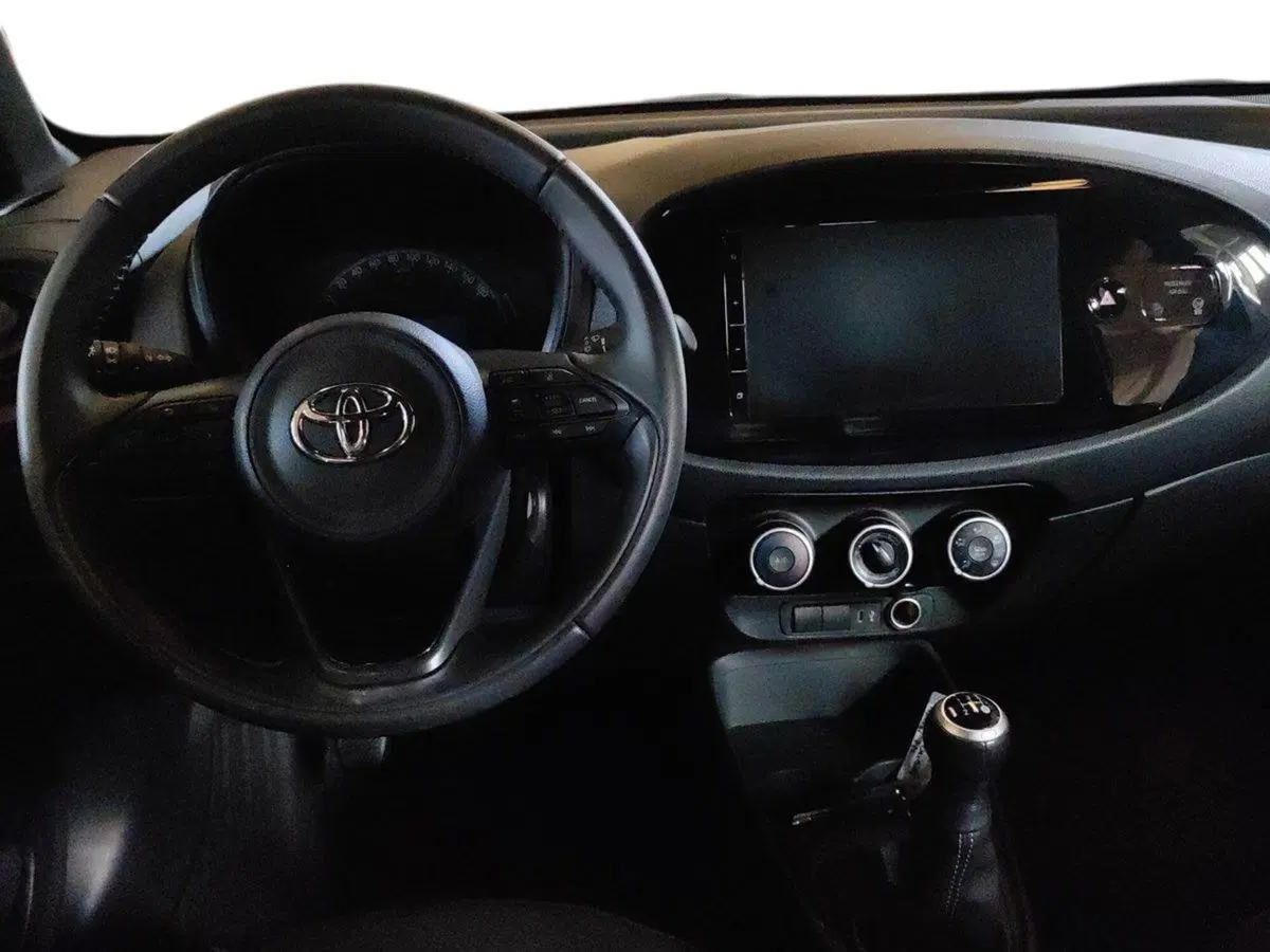 Toyota Aygo X usata a Milano (8)