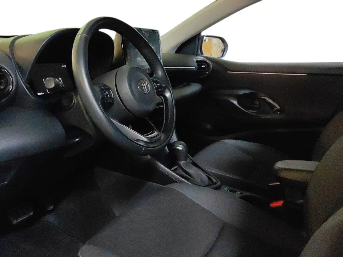 Toyota Yaris usata a Milano (8)