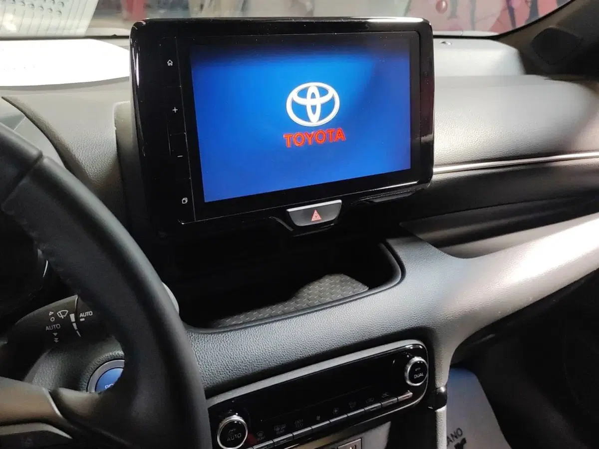 Toyota Yaris usata a Milano (11)