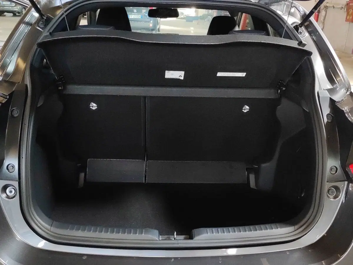 Toyota Yaris usata a Milano (7)