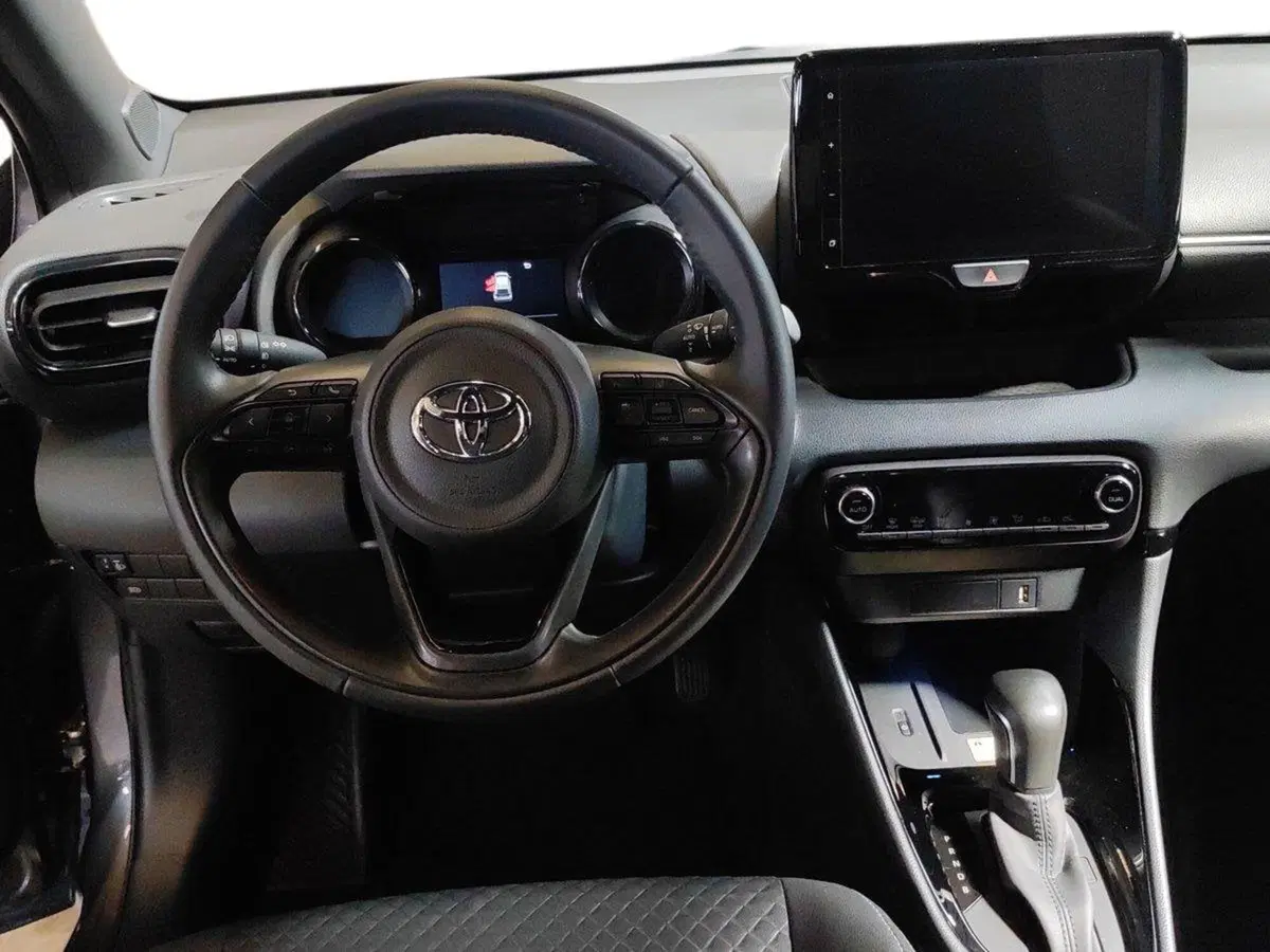 Toyota Yaris usata a Milano (9)