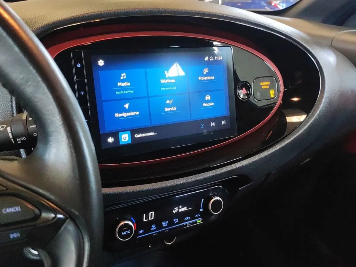 Toyota Aygo X usata a Milano (11)