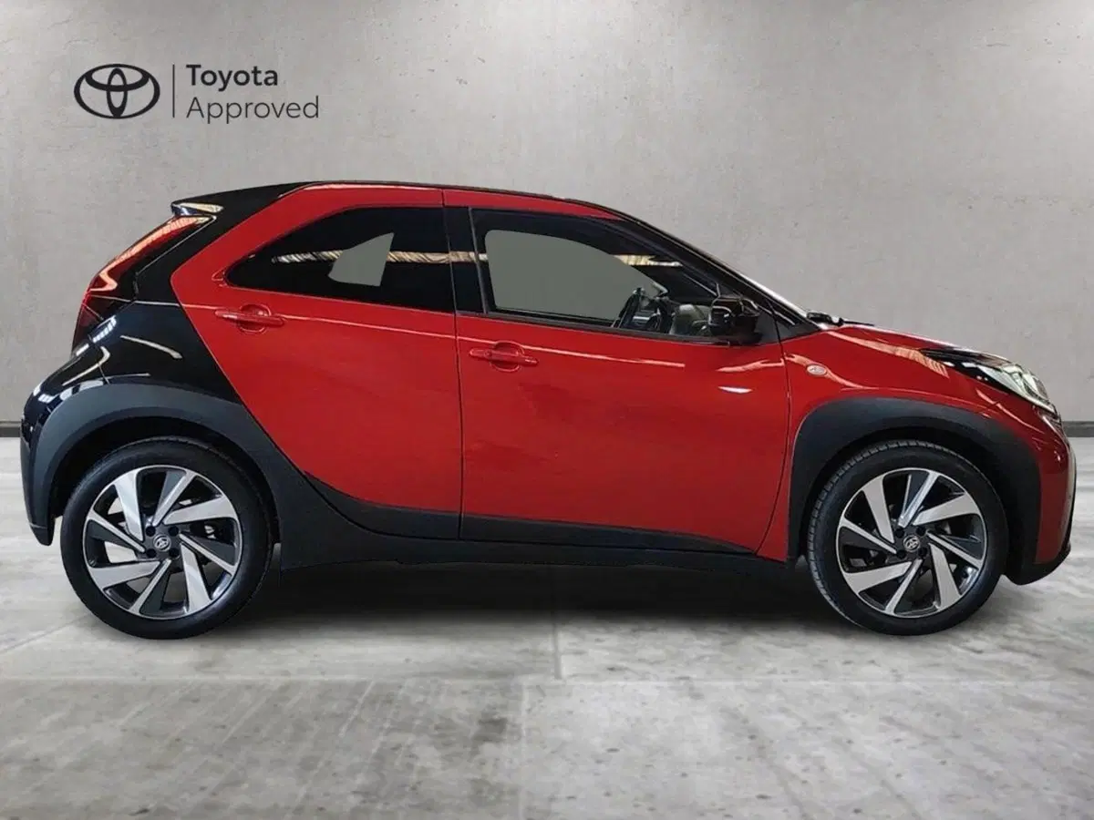 Toyota Aygo X usata a Milano (5)
