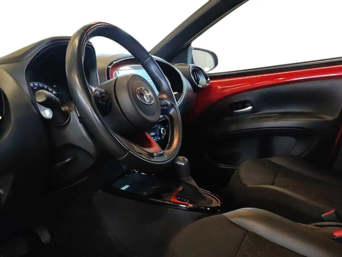Toyota Aygo X usata a Milano (8)