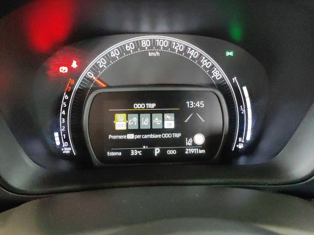 Toyota Aygo X usata a Milano (10)