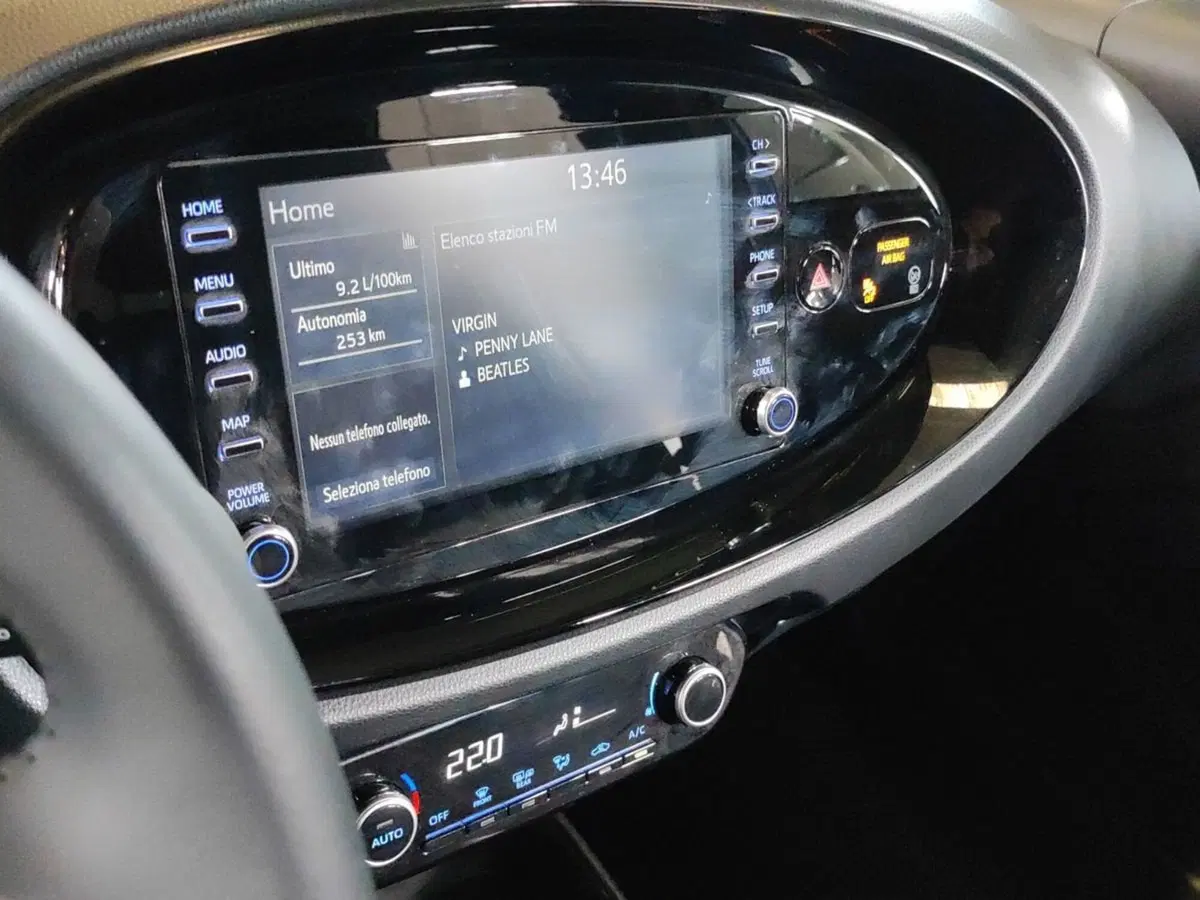 Toyota Aygo X usata a Milano (11)