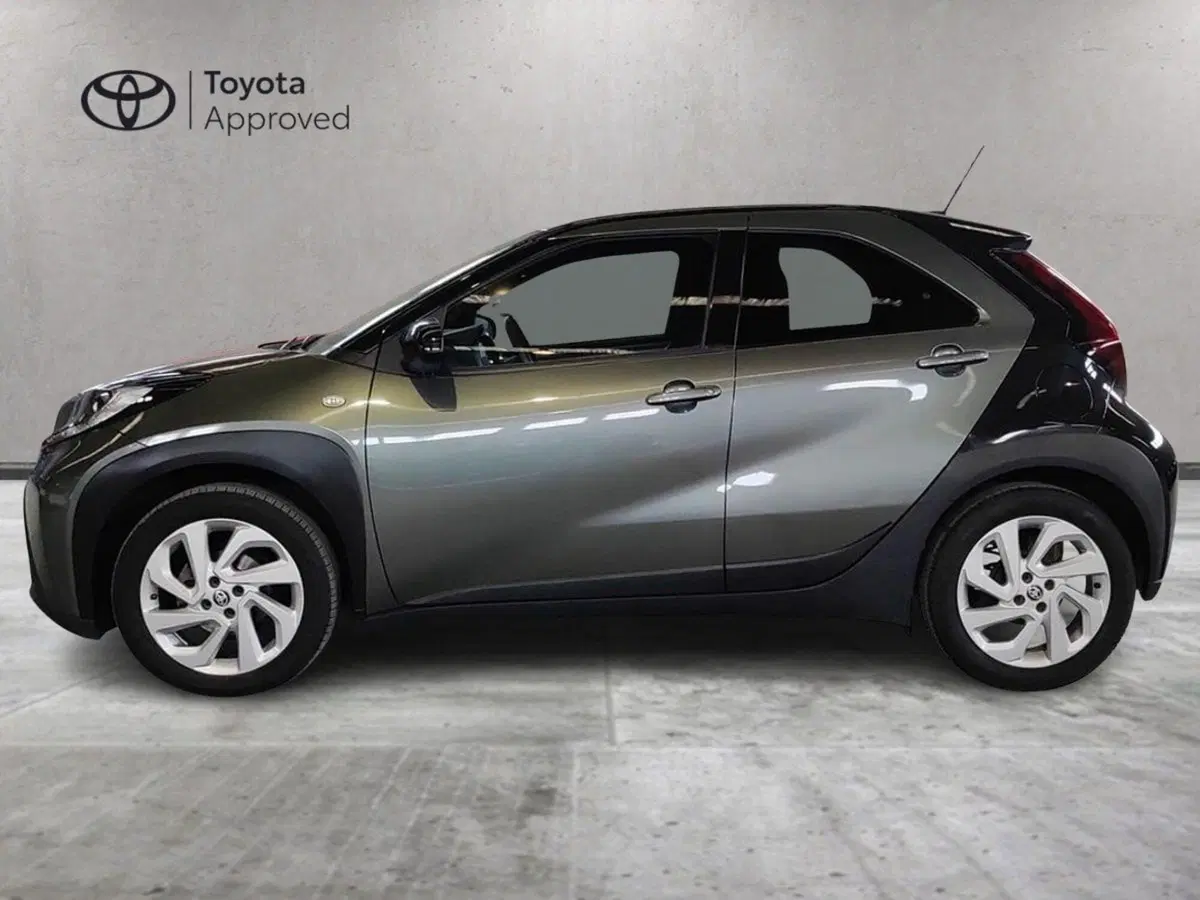 Toyota Aygo X usata a Milano (4)
