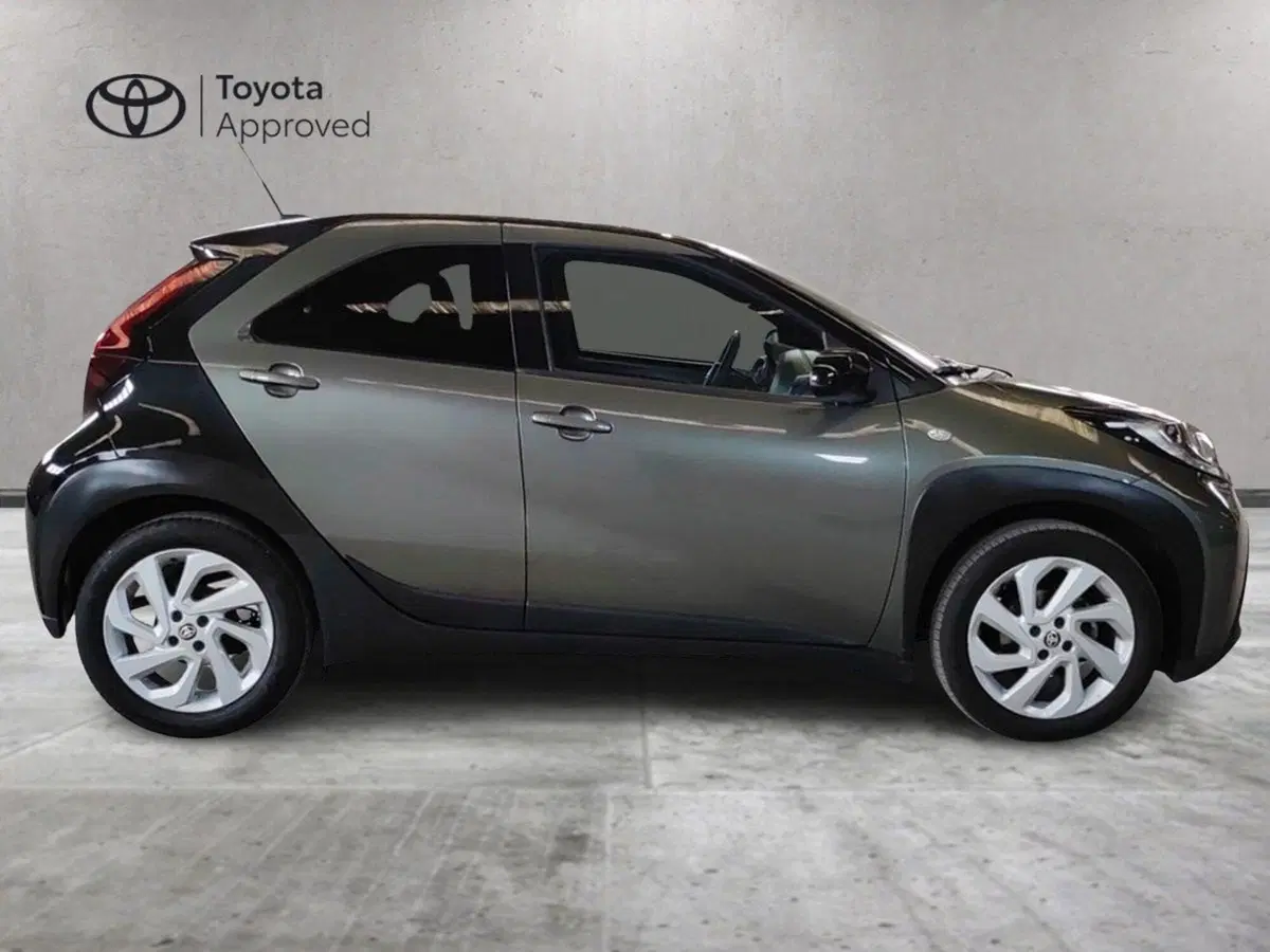 Toyota Aygo X usata a Milano (5)