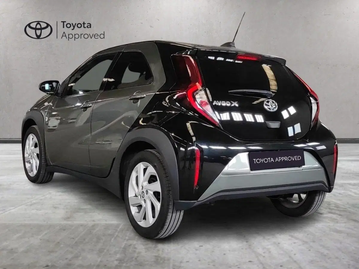 Toyota Aygo X usata a Milano (6)