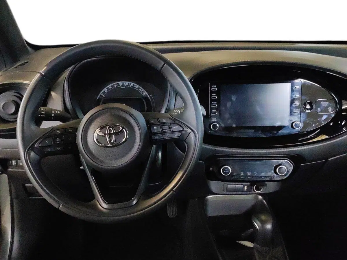 Toyota Aygo X usata a Milano (9)