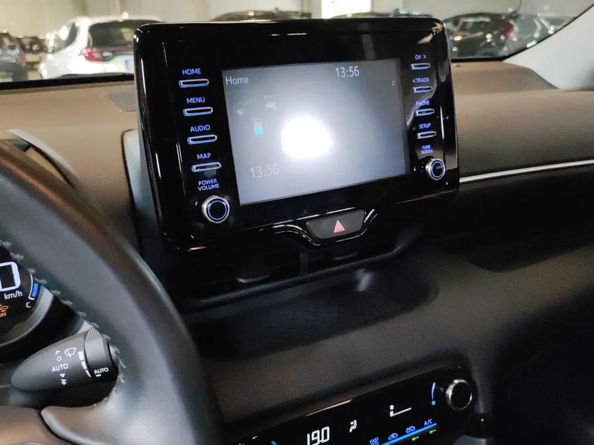 Toyota Yaris usata a Milano (11)