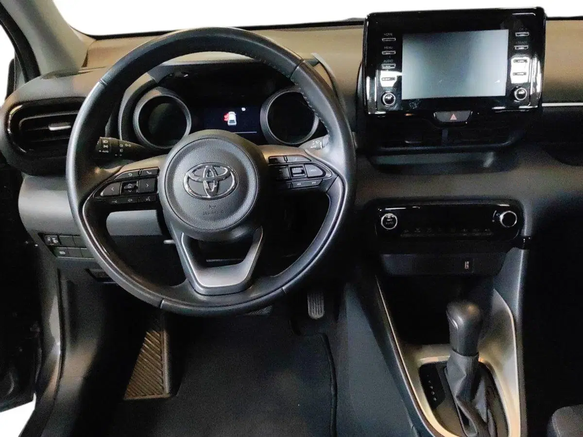Toyota Yaris usata a Milano (9)