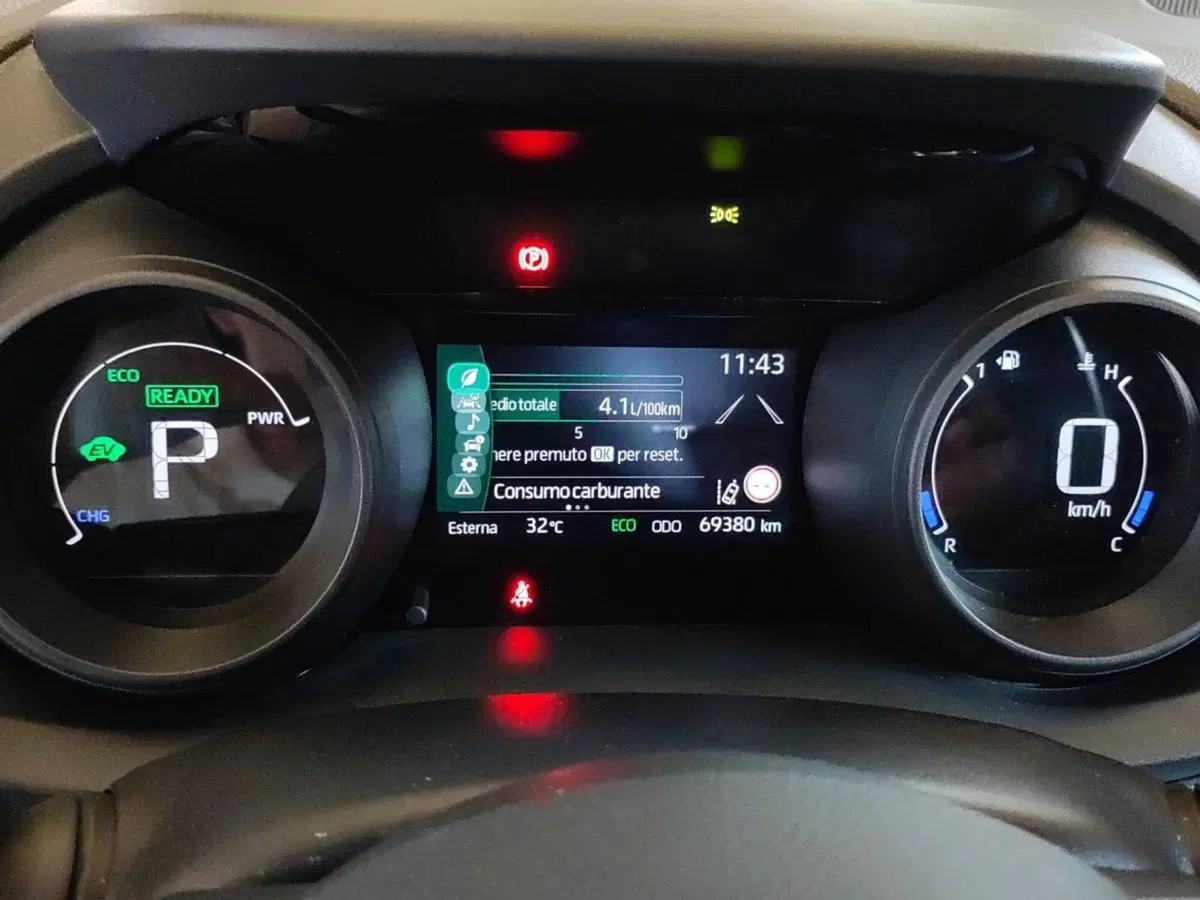Toyota Yaris usata a Milano (10)