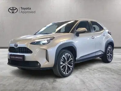 Toyota Yaris Cross 1.5 Hybrid 5p. E-CVT Lounge del 2022 usata a Milano