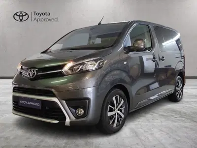 Toyota Proace City Verso City Verso 1.5D 130cv S&amp;S L2 D Executive 7p.ti del 2022 usata a Milano