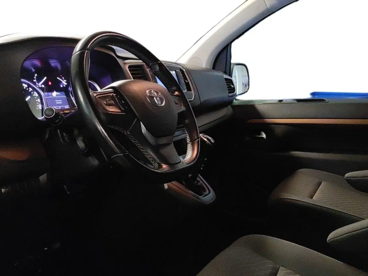 Toyota Proace City Verso usata a Milano (8)