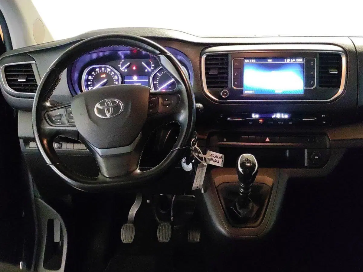 Toyota Proace City Verso usata a Milano (9)