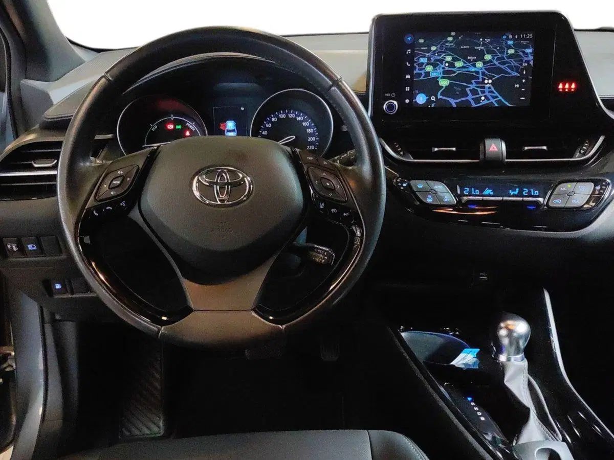Toyota Toyota C-HR usata a Milano (9)
