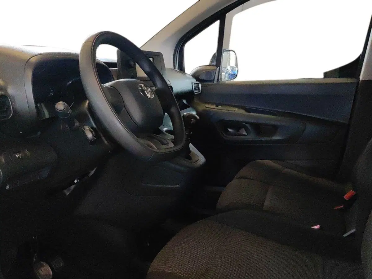 Toyota Proace City usata a Milano (8)
