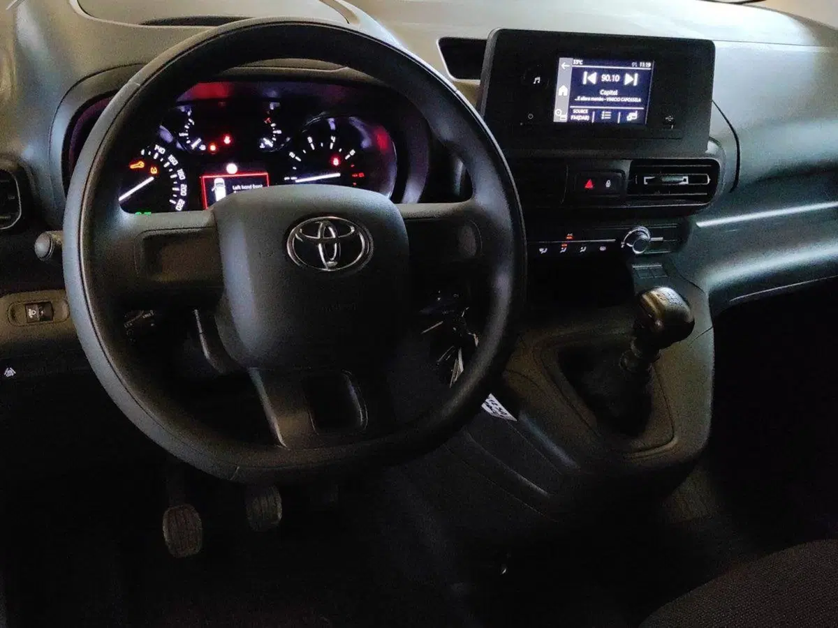 Toyota Proace City usata a Milano (9)
