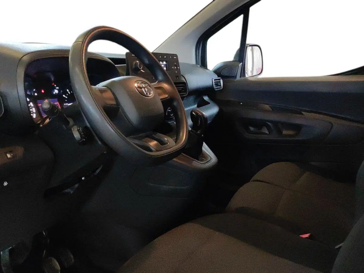 Toyota Proace City usata a Milano (8)