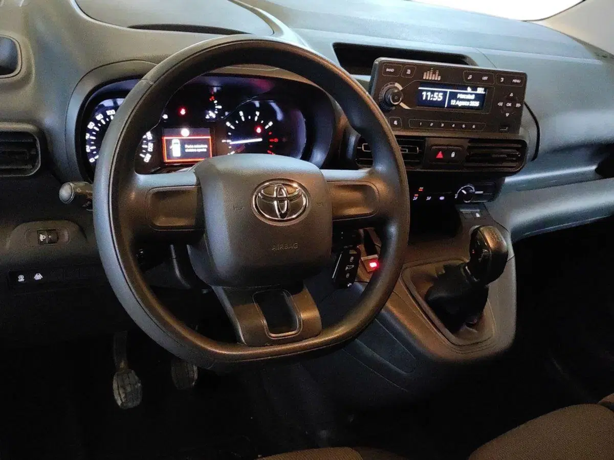 Toyota Proace City usata a Milano (9)