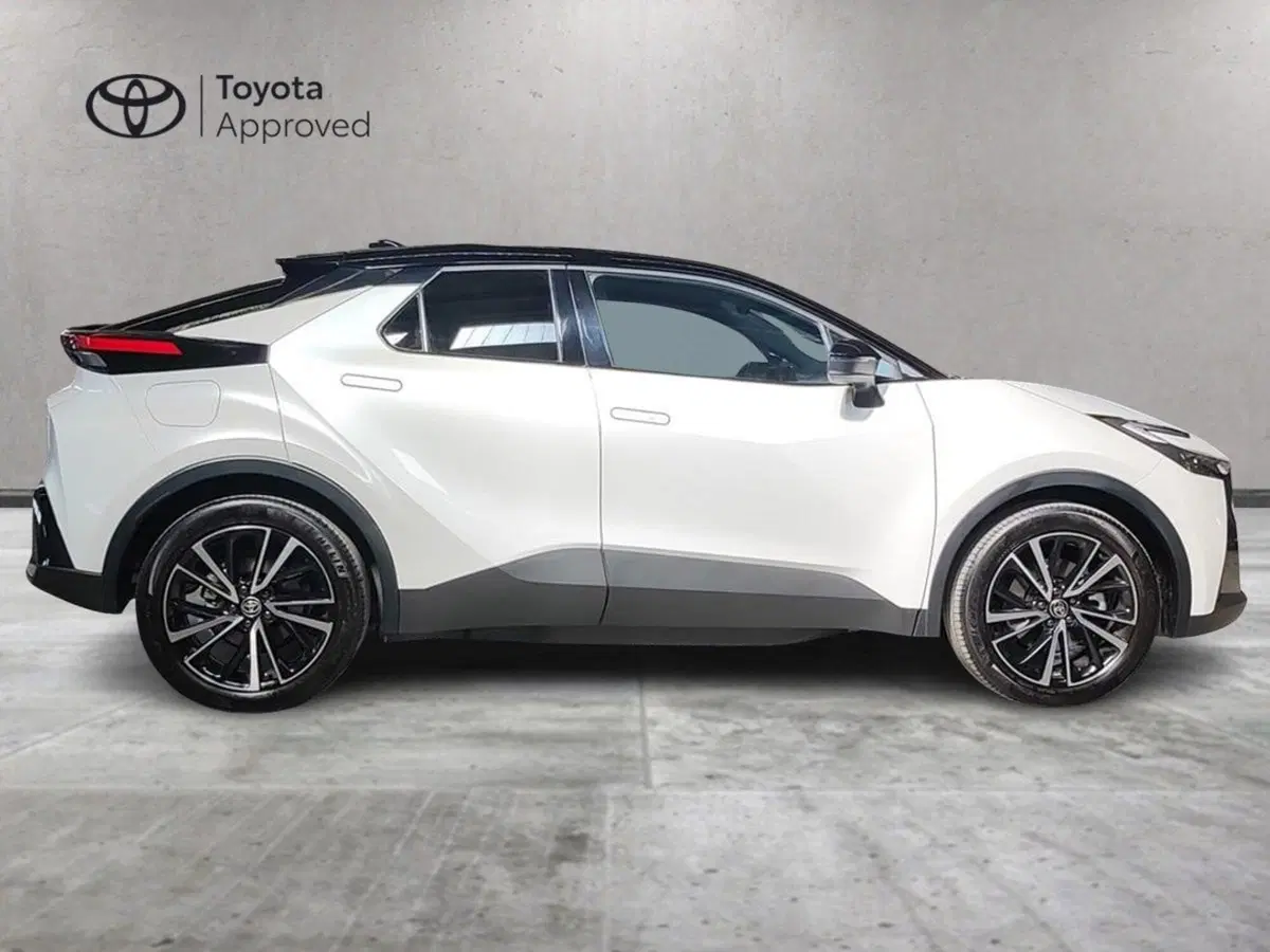 Toyota Toyota C-HR usata a Milano (4)